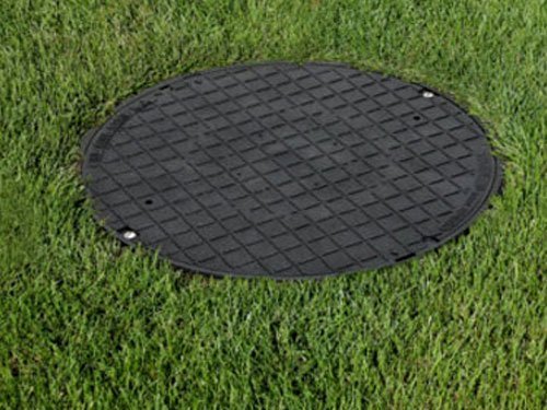 stabiflex-schachtabdeckung-kunststoff-Wiese-Garten
